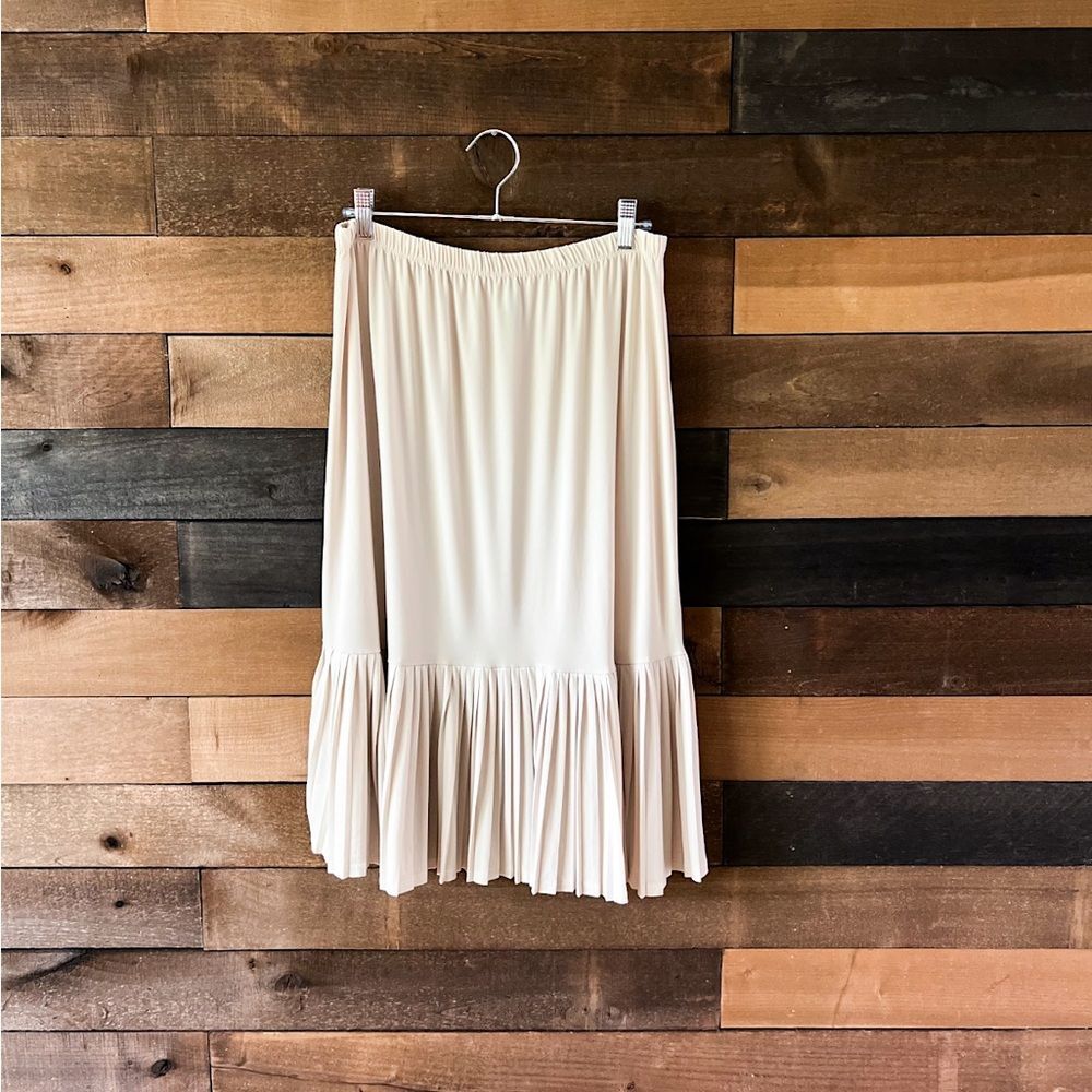 Y2K Cream Ruffle Hem Midi Skirt – Yummy Plus – Made in USA